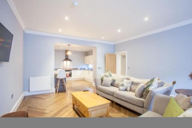 Stylish 2 Bedroom Apartment In Park Circus, West End Glasgow Exterior foto